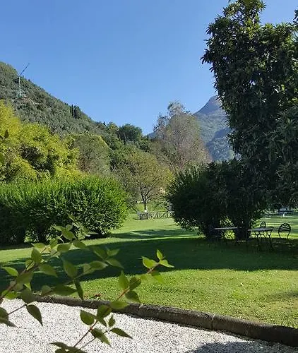 La Bianca Camaiore